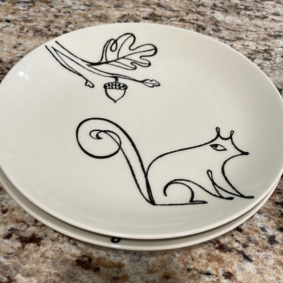 Crate & Barrel Elvis Swift 2 Squirrel Acorn Plates & 2 Scribbles Dessert Plates - Picture 8 of 8